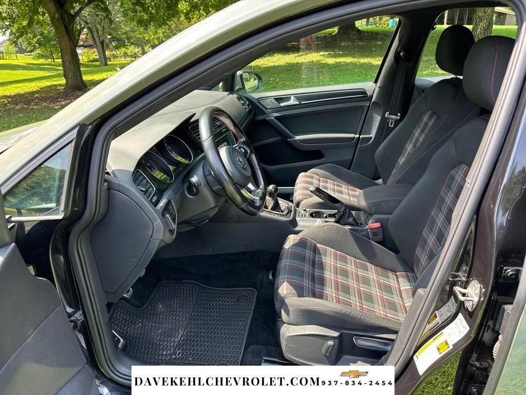 2017 Volkswagen Golf GTI S 4-Door