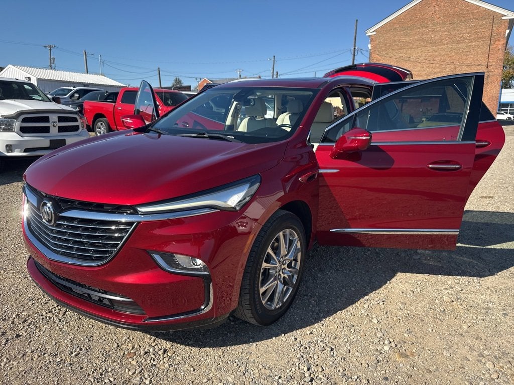 2023 Buick Enclave Essence