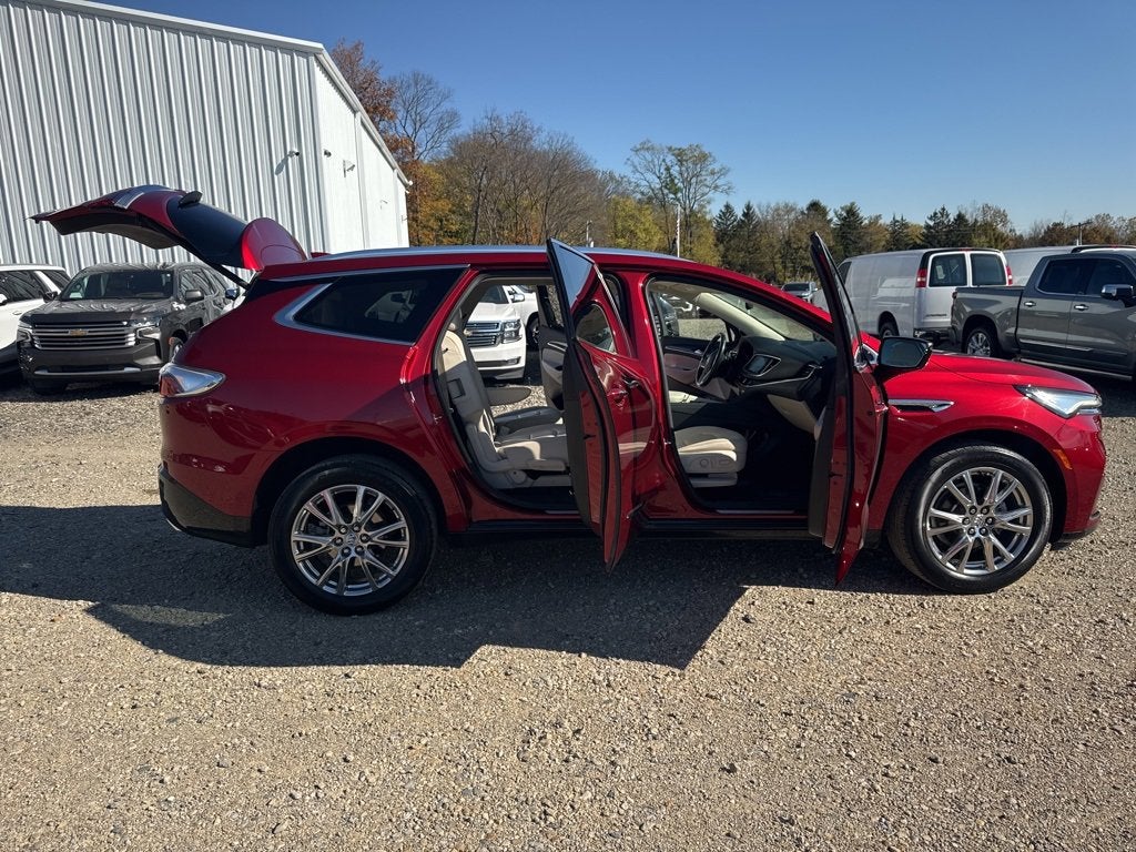 2023 Buick Enclave Essence