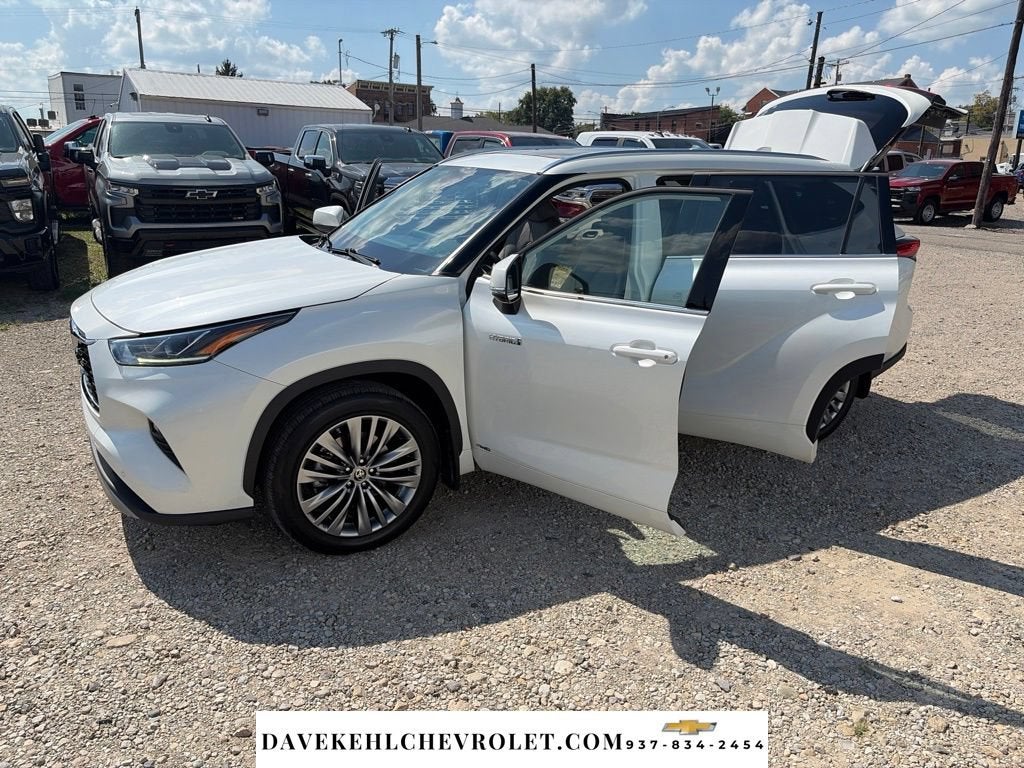 2021 Toyota Highlander Hybrid Platinum