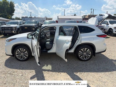 2021 Toyota Highlander Hybrid Platinum