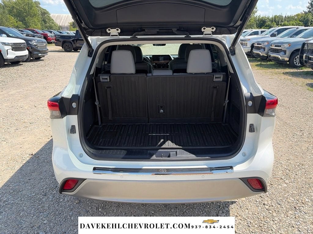 2021 Toyota Highlander Hybrid Platinum