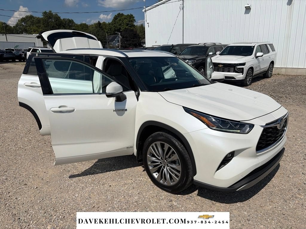 2021 Toyota Highlander Hybrid Platinum