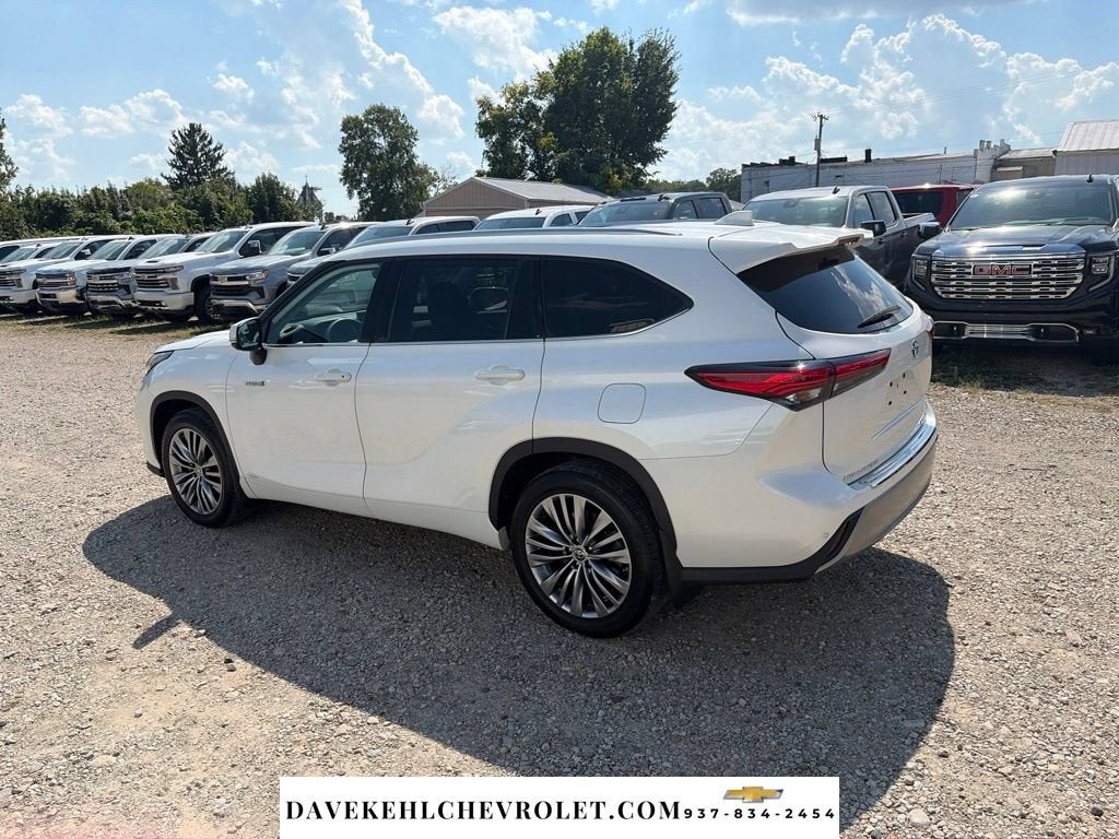 2021 Toyota Highlander Hybrid Platinum