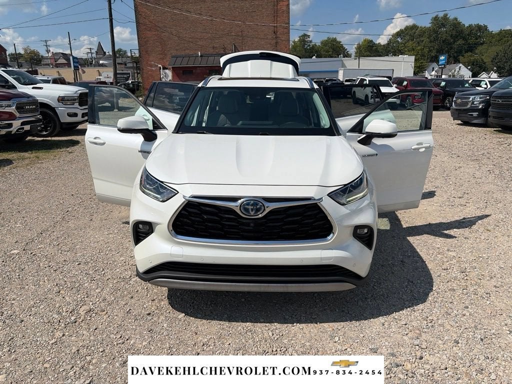 2021 Toyota Highlander Hybrid Platinum