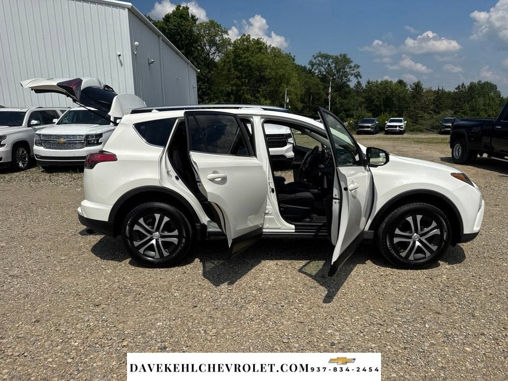 2017 Toyota RAV4 LE