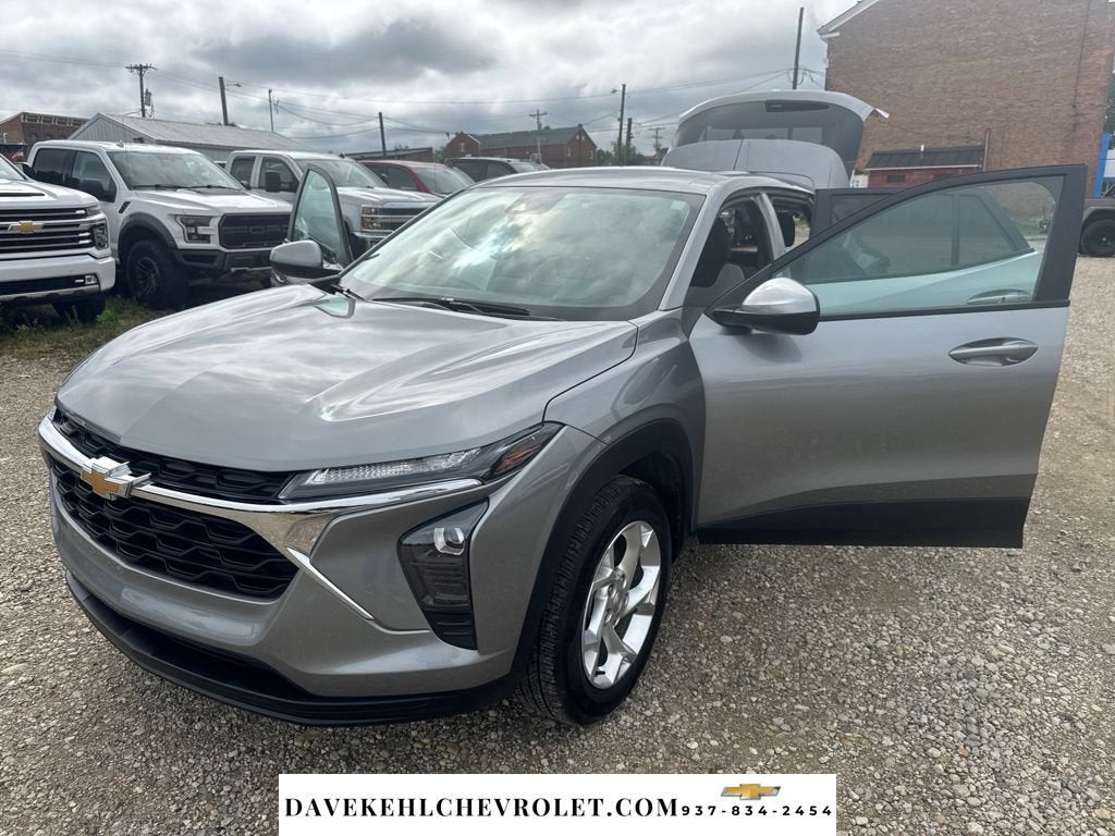 2025 Chevrolet Trax LS