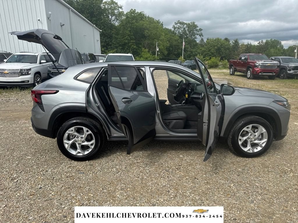 2025 Chevrolet Trax LS