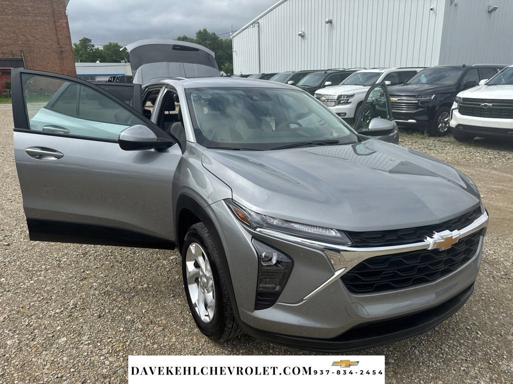 2025 Chevrolet Trax LS