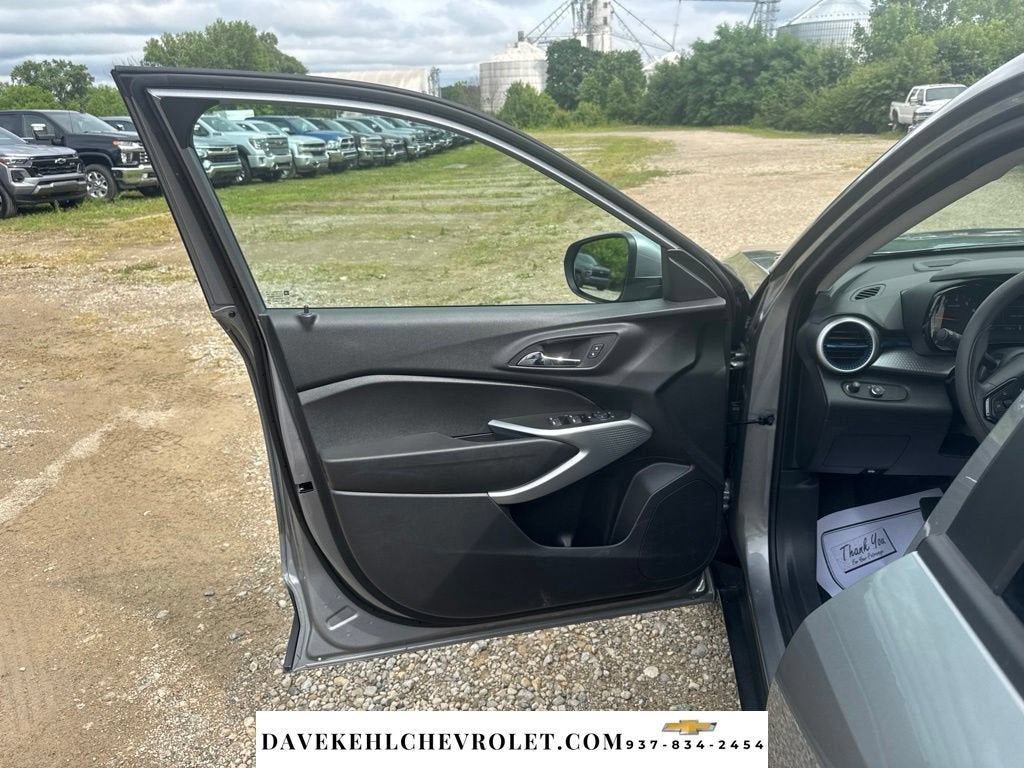 2025 Chevrolet Trax LS
