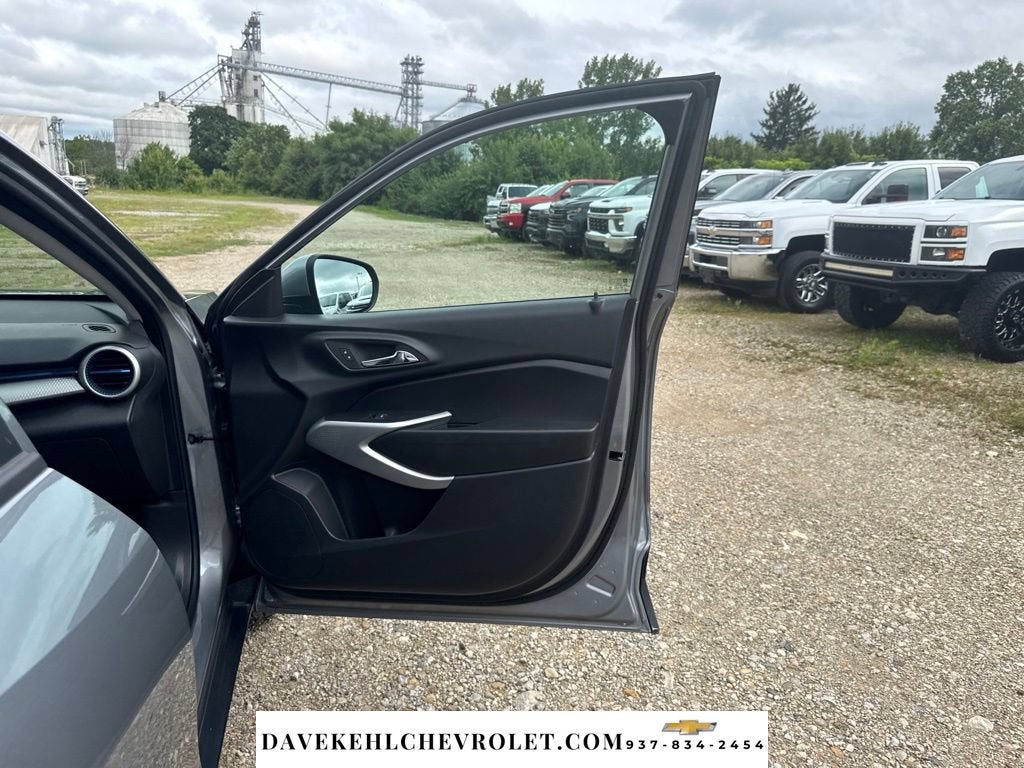 2025 Chevrolet Trax LS