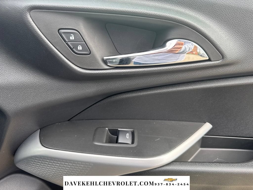 2025 Chevrolet Trax LS