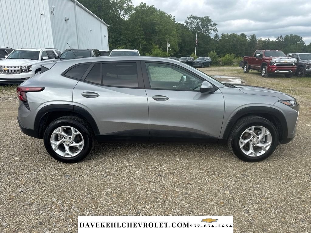 2025 Chevrolet Trax LS