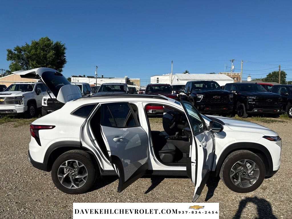 2025 Chevrolet Trax LT
